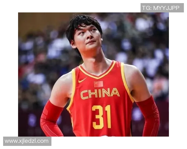 王哲林领衔中国男篮新篇章展现拼搏精神与团队合作的力量 王哲林领衔中国男篮新篇章展现拼搏精神与团队合作的力量