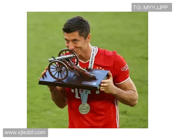 莱万重返老东家引发拜仁球迷愤怒指责其忘恩负义情绪高涨