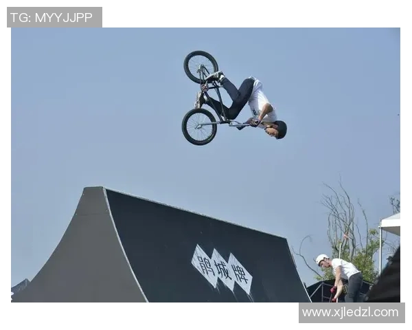 重庆极限运动队与深圳极限运动队赛后战术分析与复盘探讨 重庆极限运动队与深圳极限运动队赛后战术分析与复盘探讨