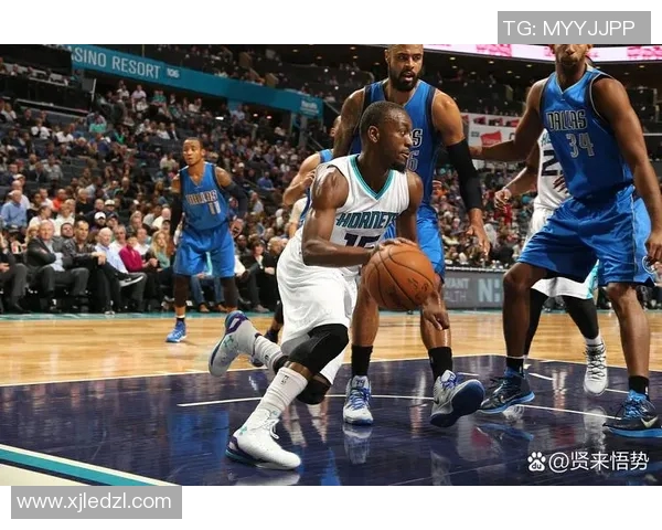 2018年11月1日精彩对决人队与独行侠的激烈碰撞回顾与分析 2018年11月1日精彩对决人队与独行侠的激烈碰撞回顾与分析